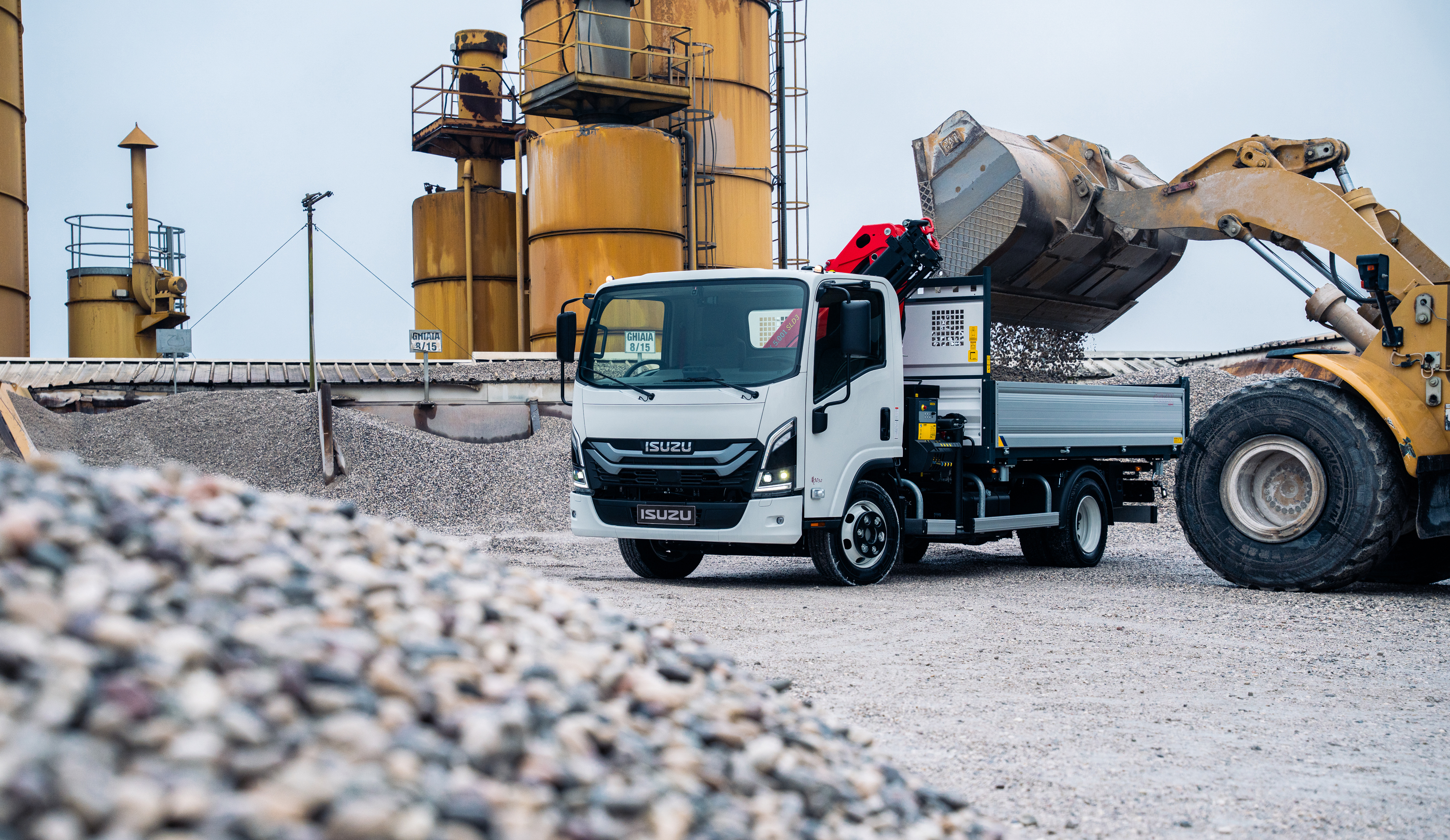 Camion ISUZU utilizat într-o zonă de lucru