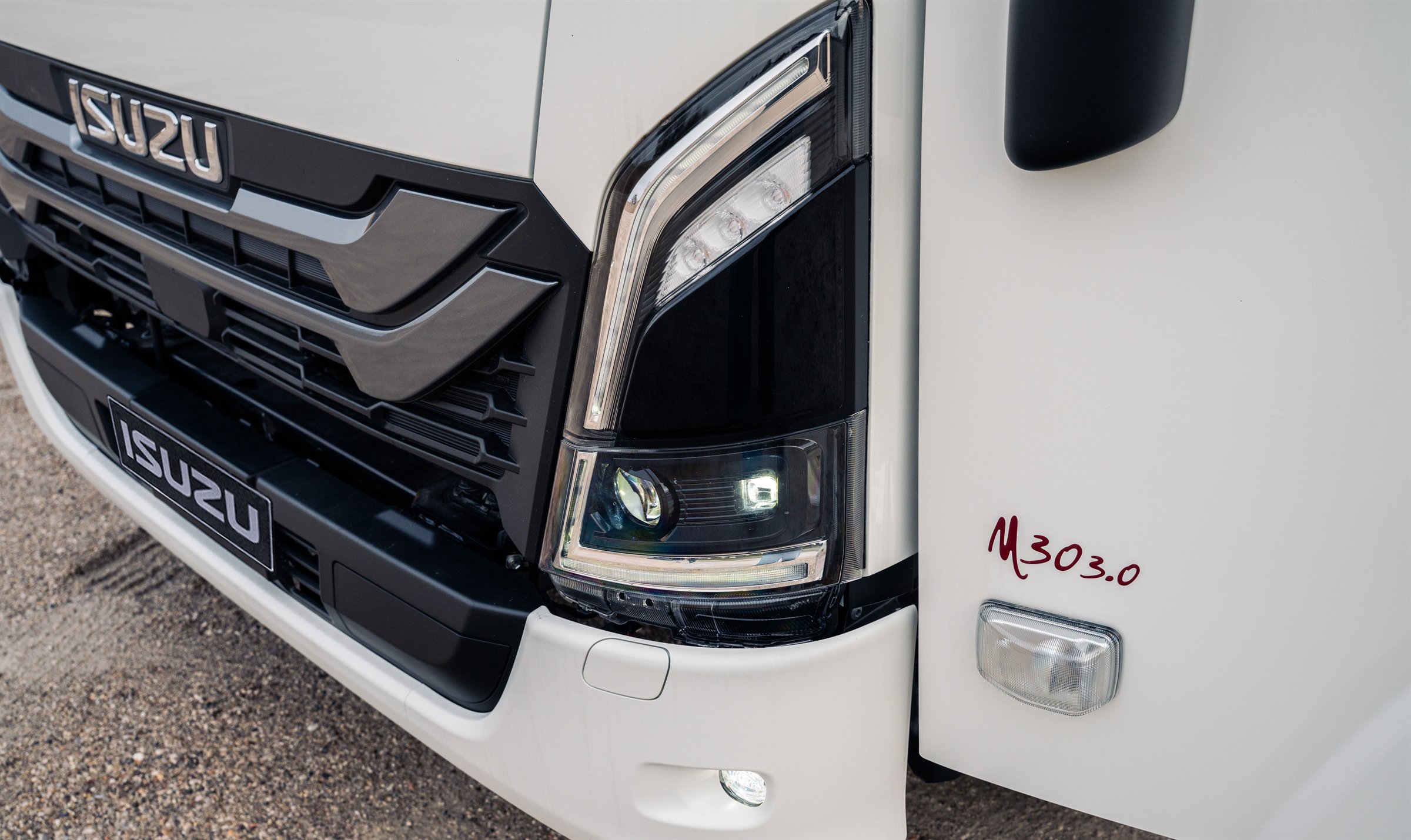 Detaliu cabină ISUZU pentru gama 7,5 tone