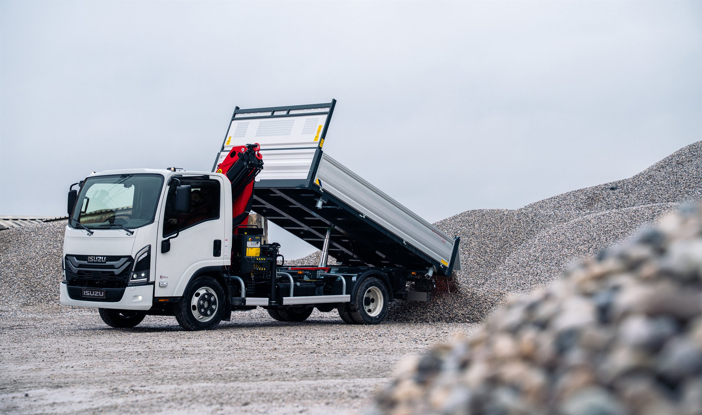 Camion ISUZU 7,5 tone cu benă basculabilă